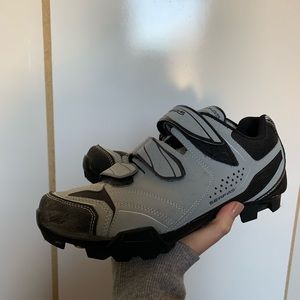 Women’s Spin Shoes sz 39